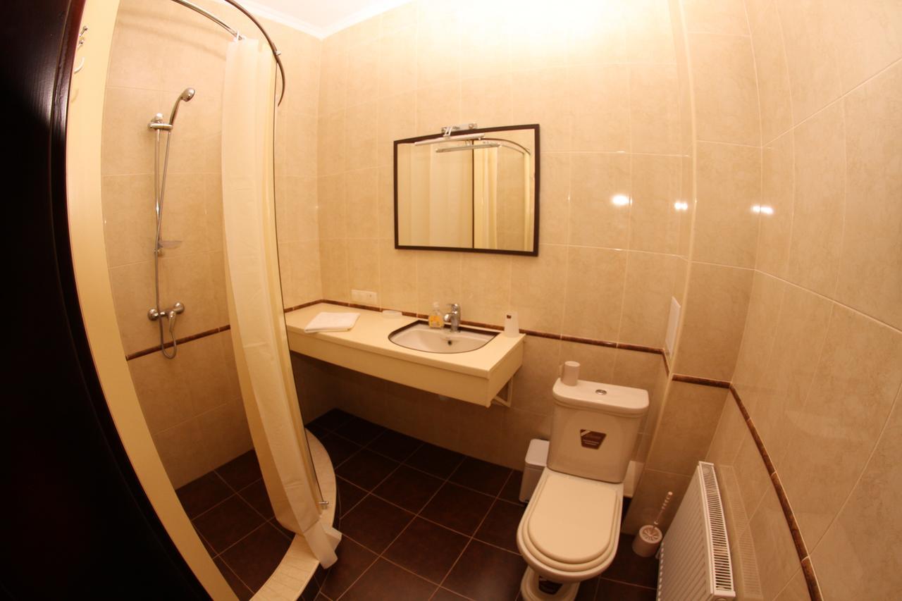 Uyut Hotel Чернихив Екстериор снимка