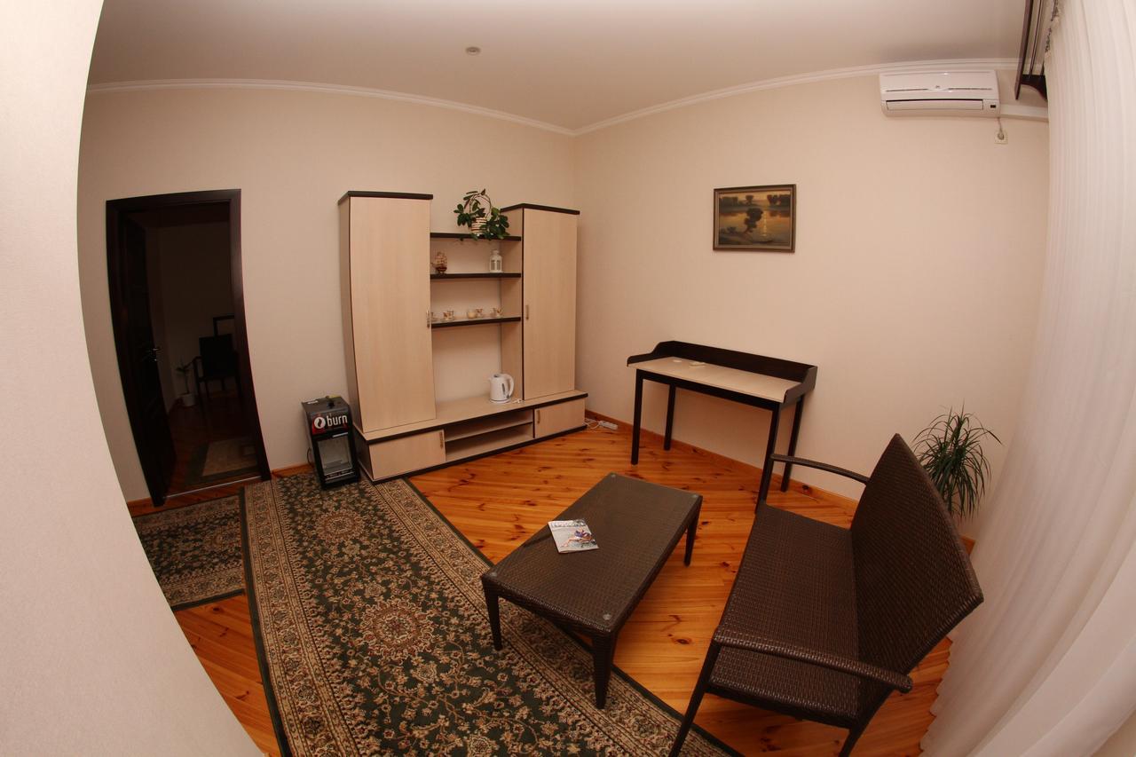Uyut Hotel Чернихив Екстериор снимка
