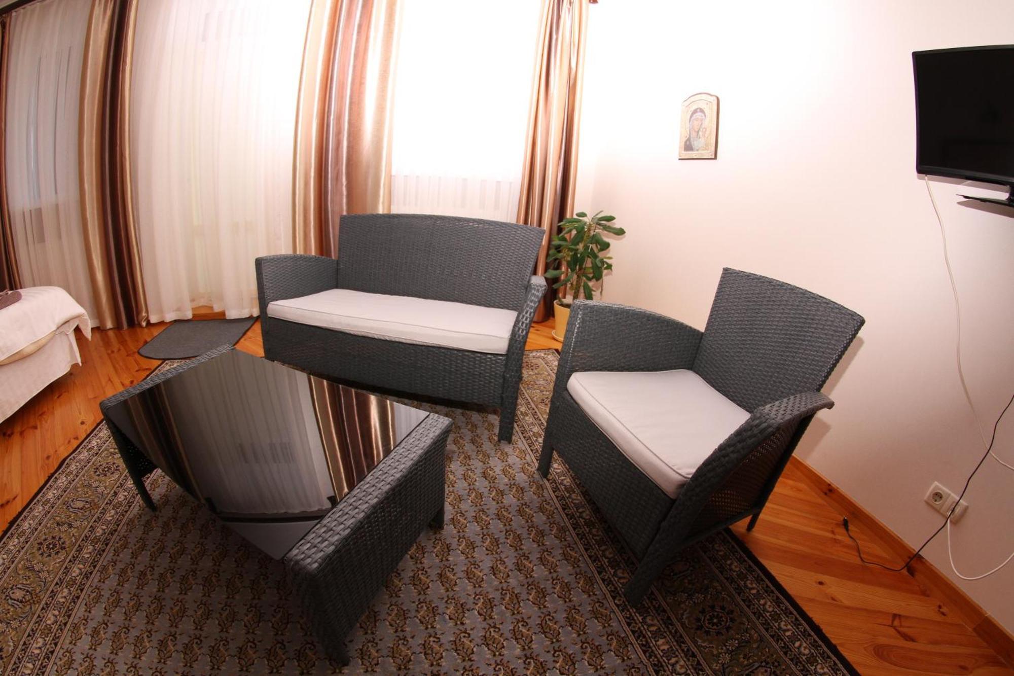 Uyut Hotel Чернихив Екстериор снимка