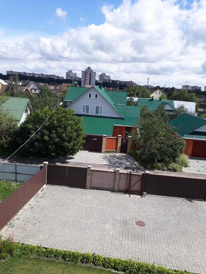 Uyut Hotel Чернихив Екстериор снимка