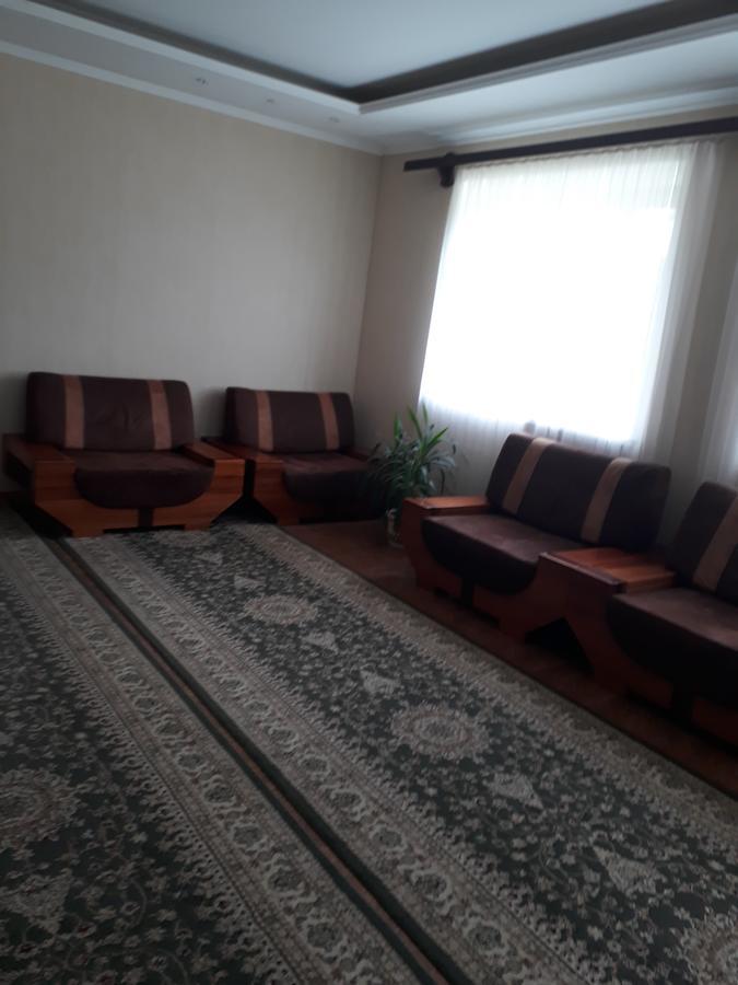 Uyut Hotel Чернихив Екстериор снимка