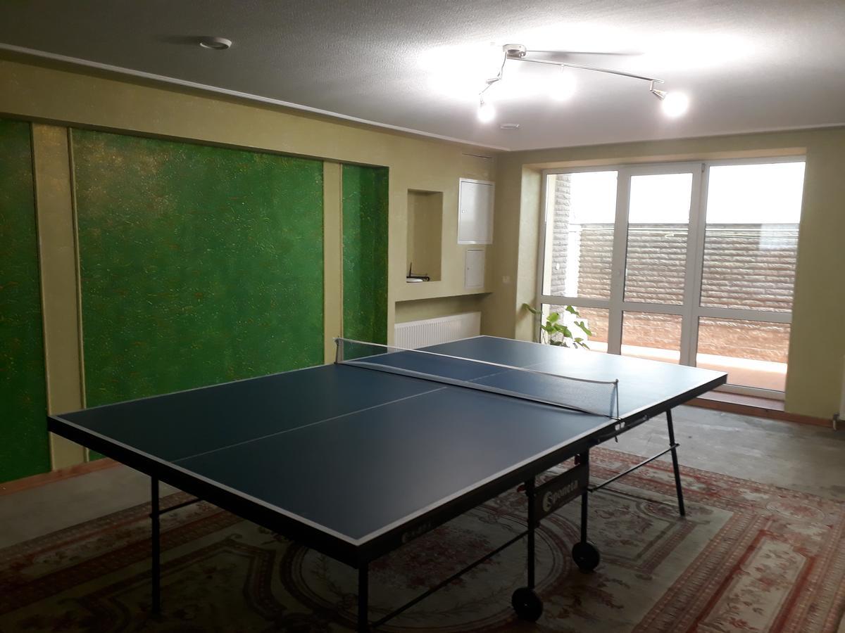 Uyut Hotel Чернихив Екстериор снимка